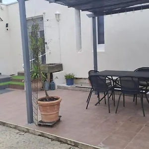 Maison Paisible Et Ensoleillee Hébergement de vacances Avignon